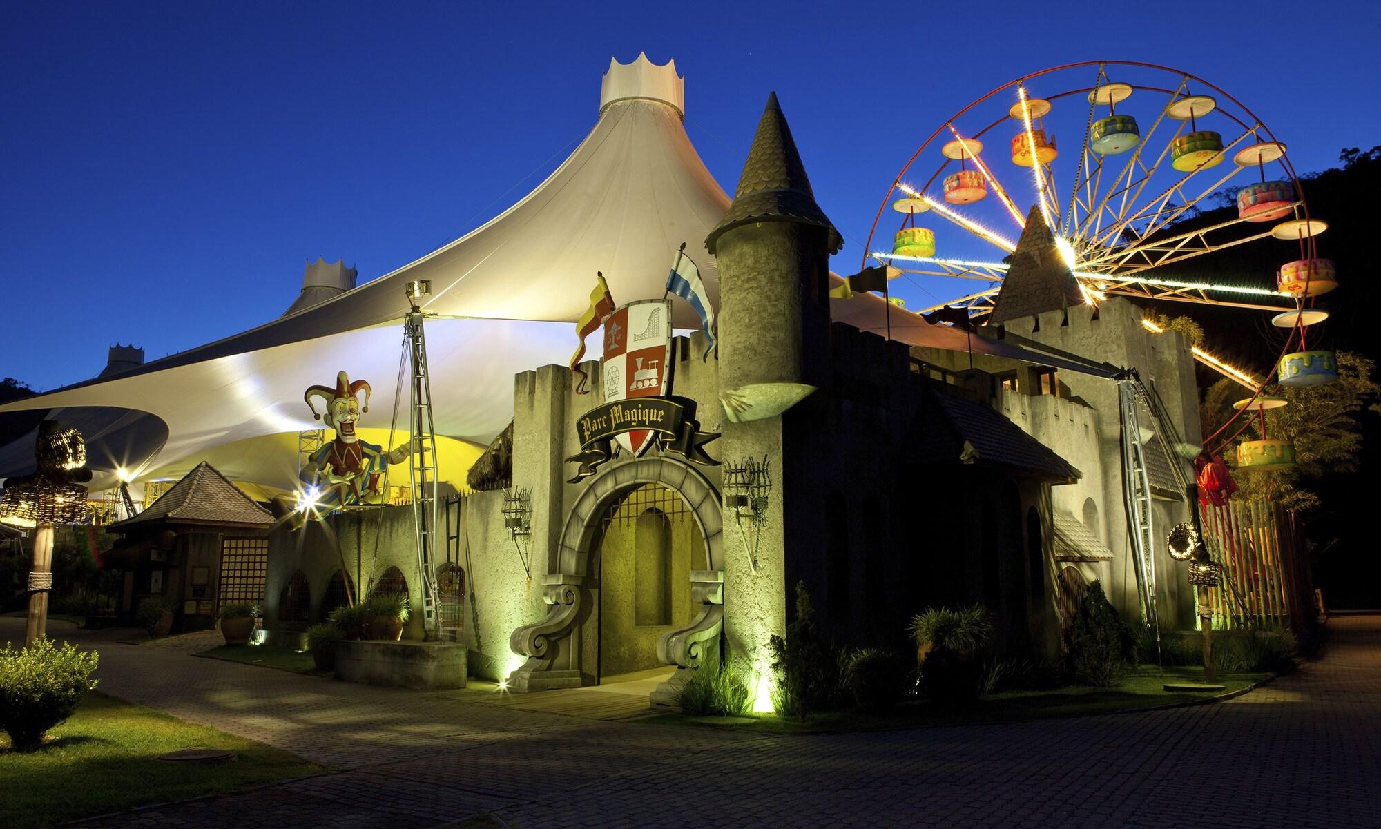 image-housing-carousel