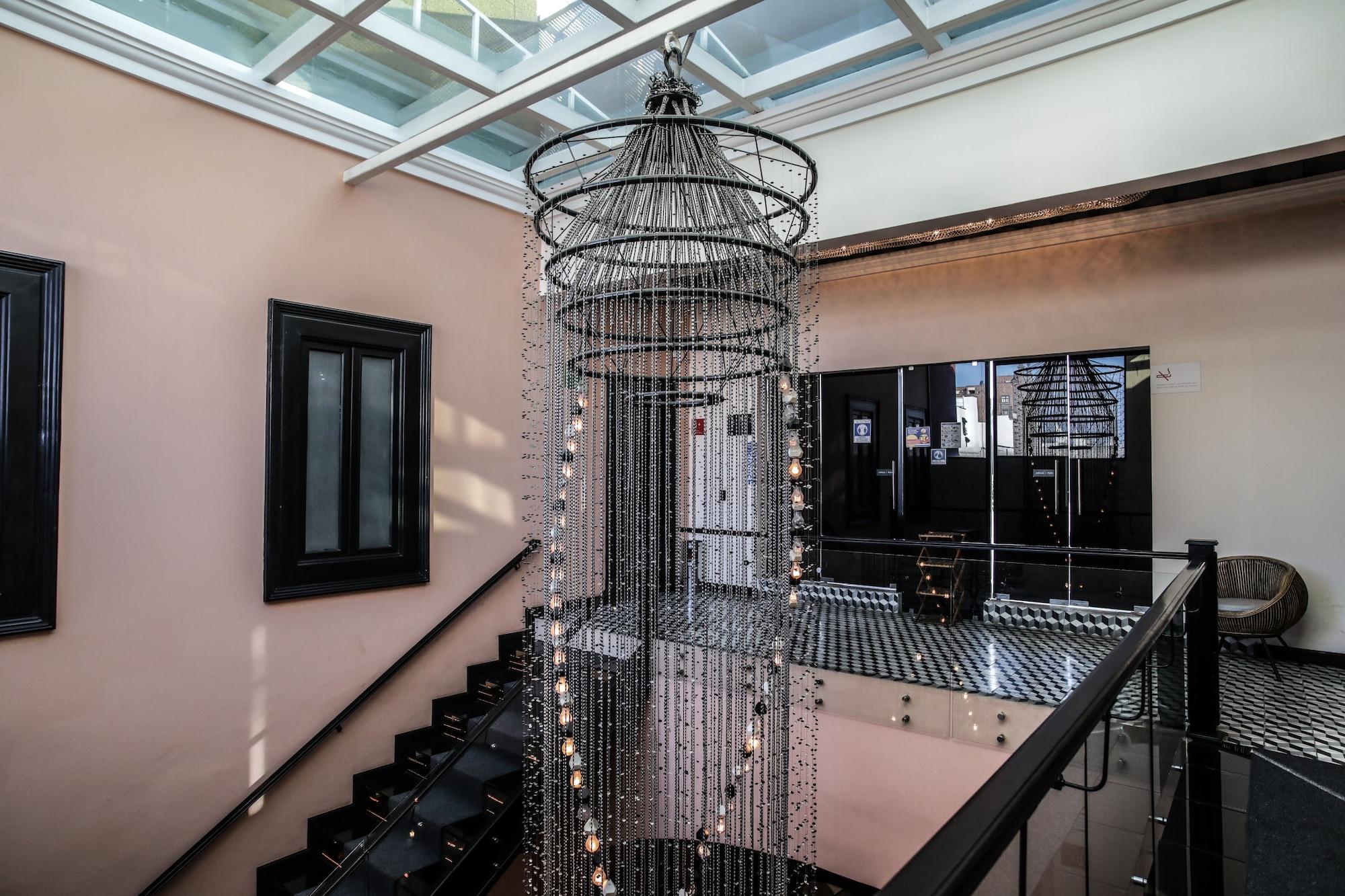 image-housing-carousel