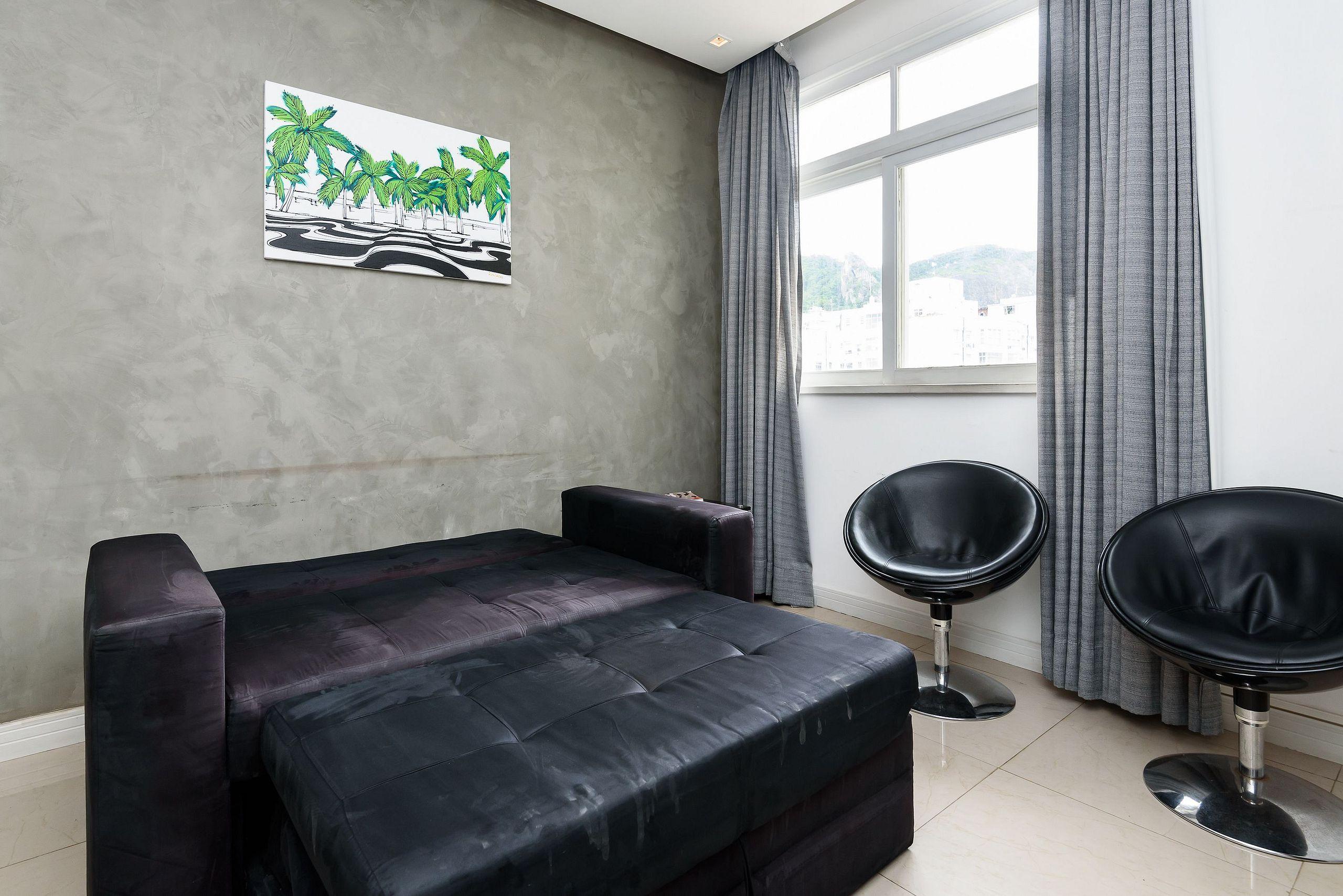 image-housing-carousel