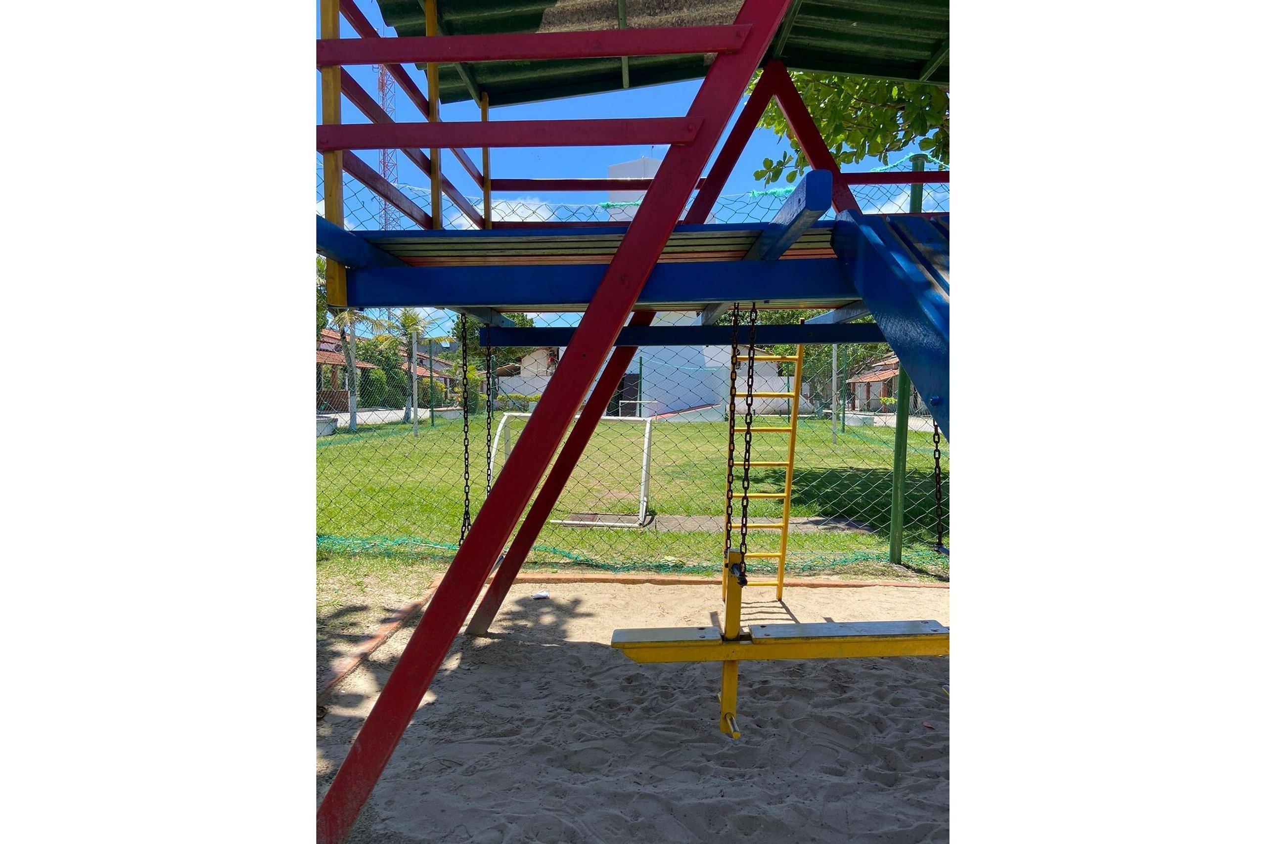 image-housing-carousel