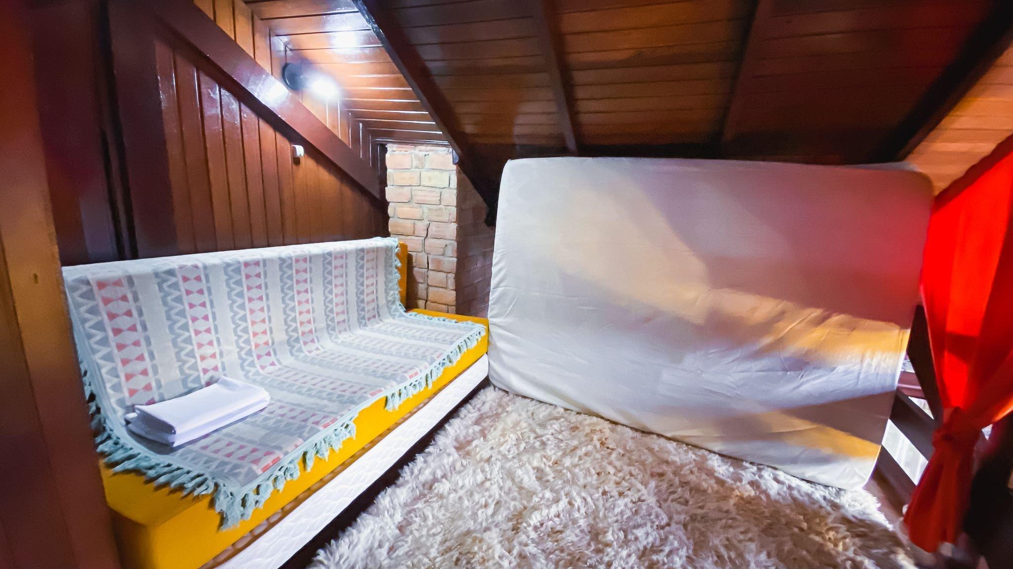 image-housing-carousel