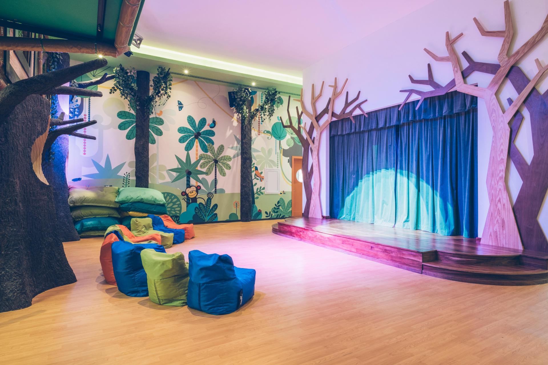 image-housing-carousel
