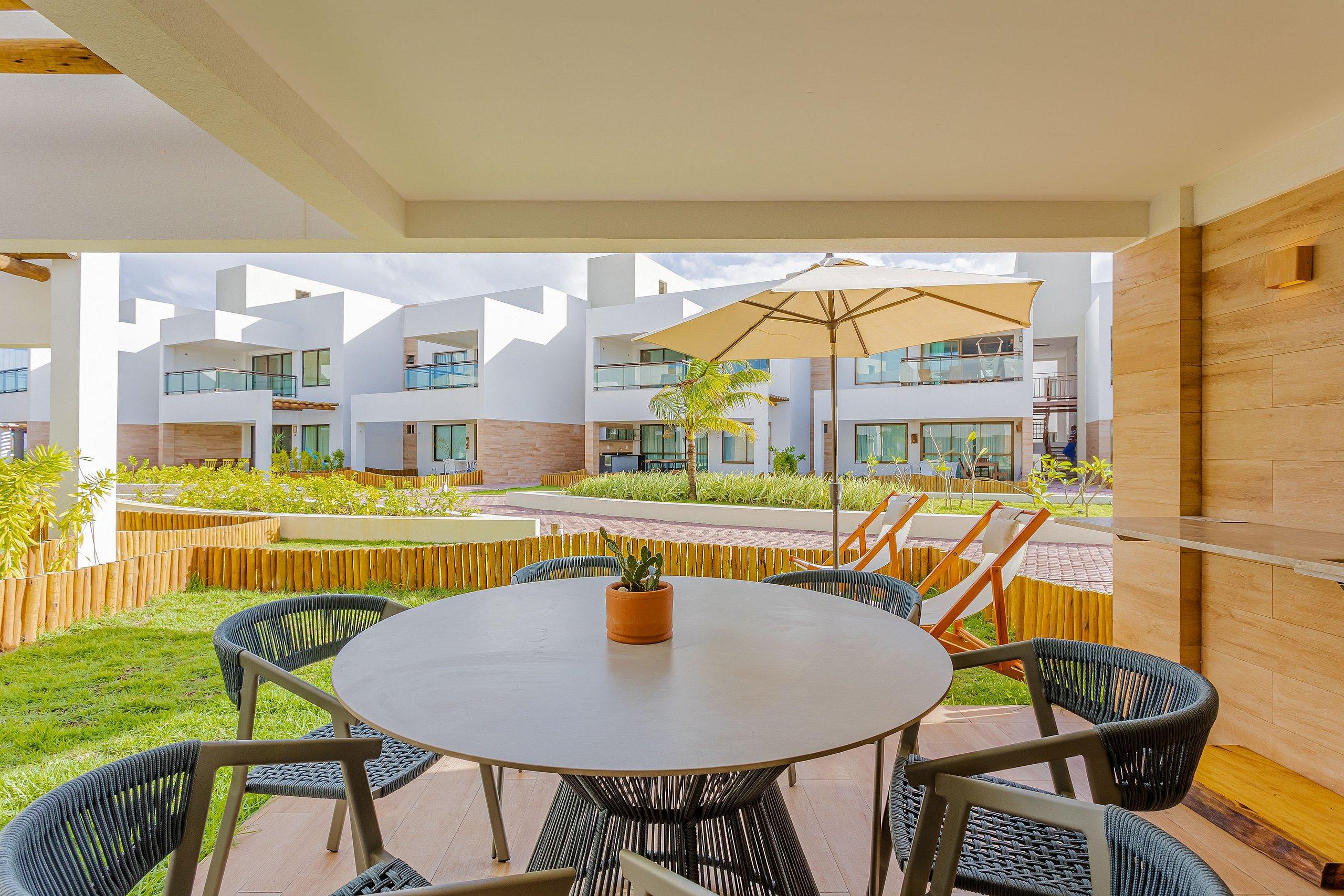 image-housing-carousel