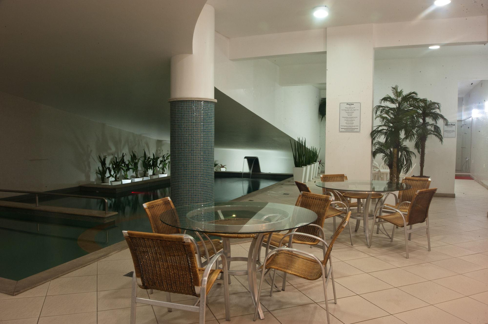 image-housing-carousel