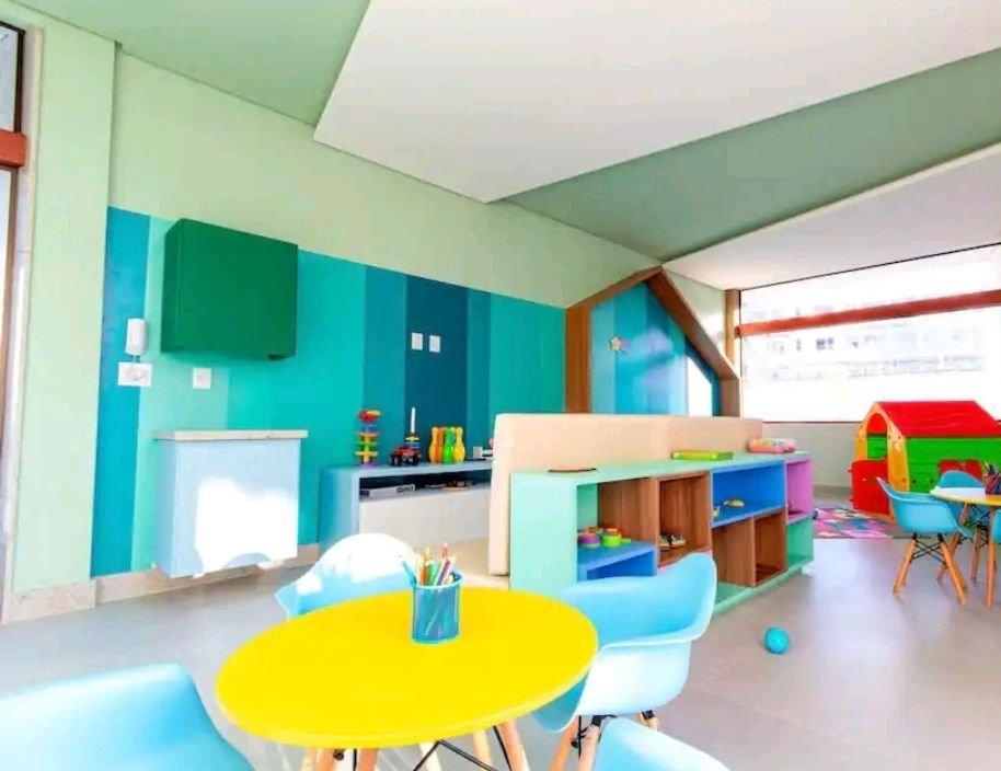 image-housing-carousel