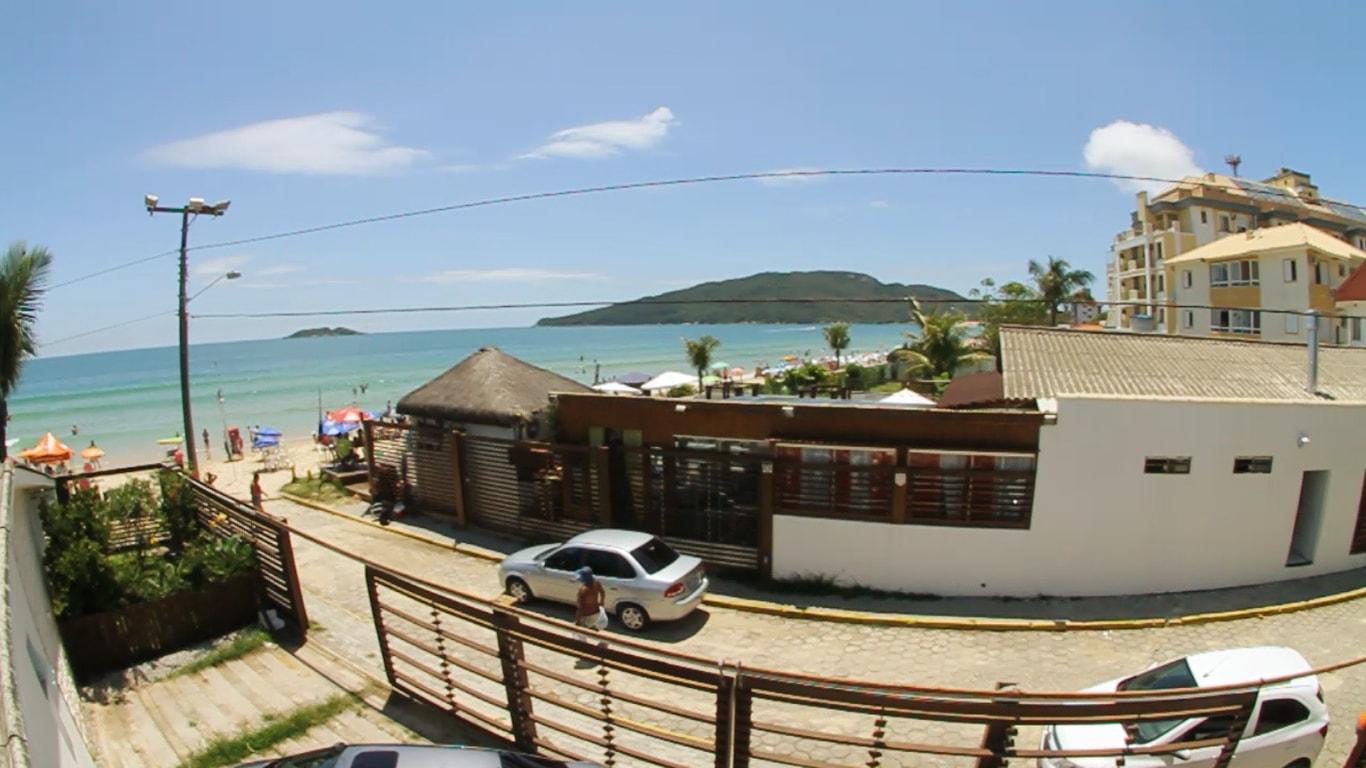 image-housing-carousel