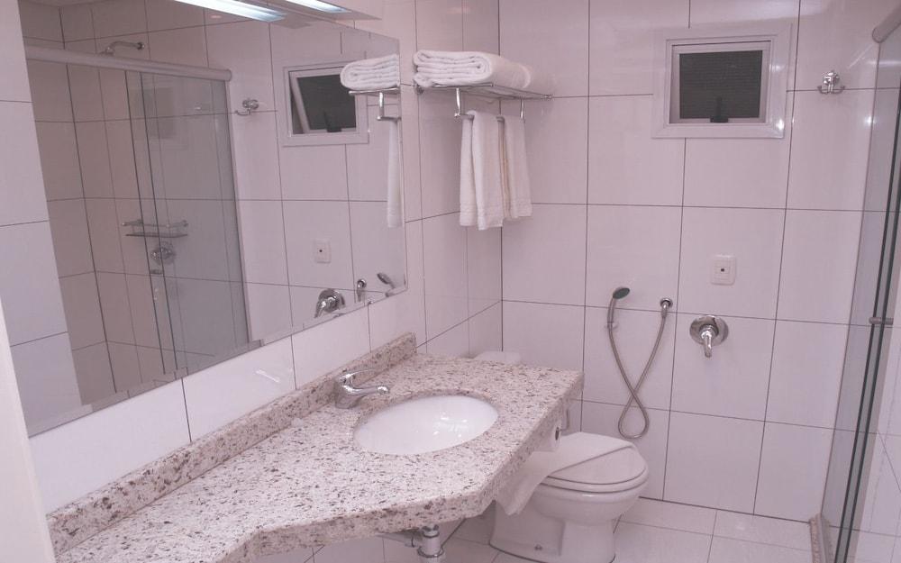 image-housing-carousel
