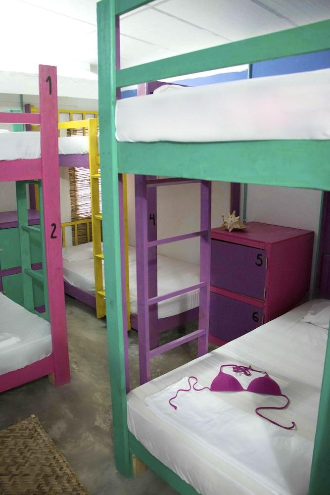 image-housing-carousel