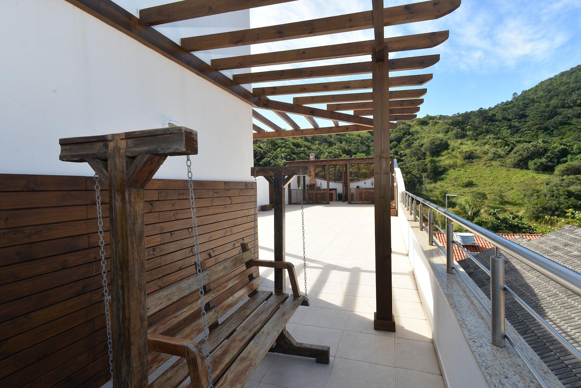 image-housing-carousel