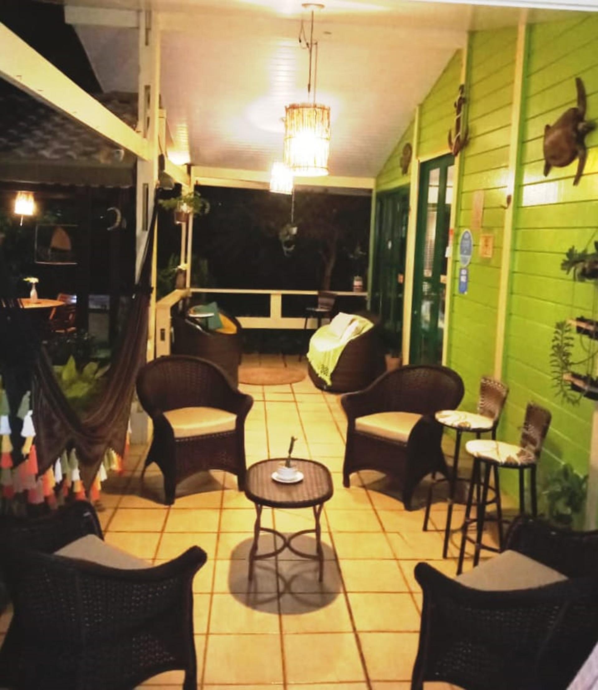 image-housing-carousel