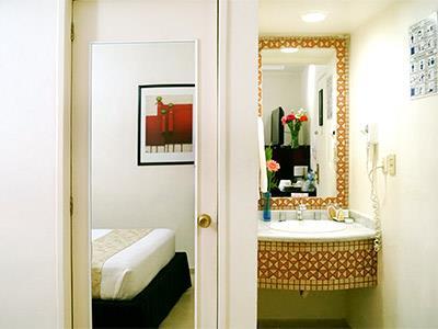 image-housing-carousel