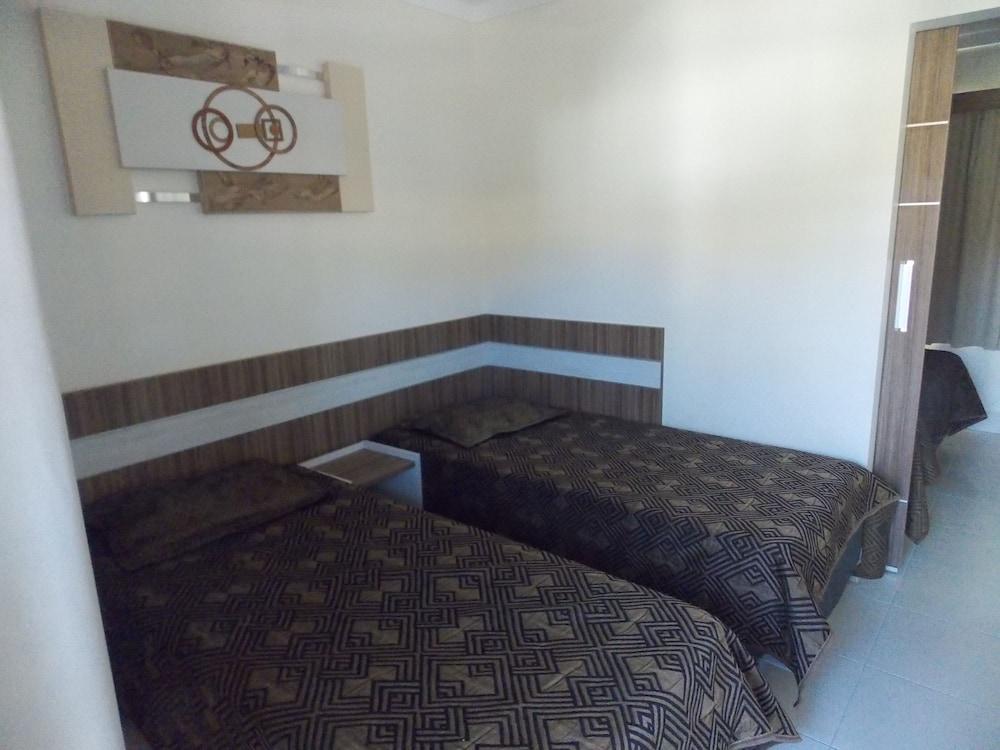 image-housing-carousel
