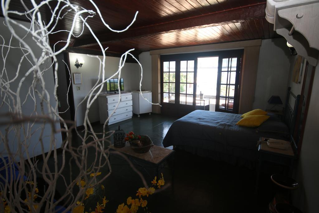 image-housing-carousel