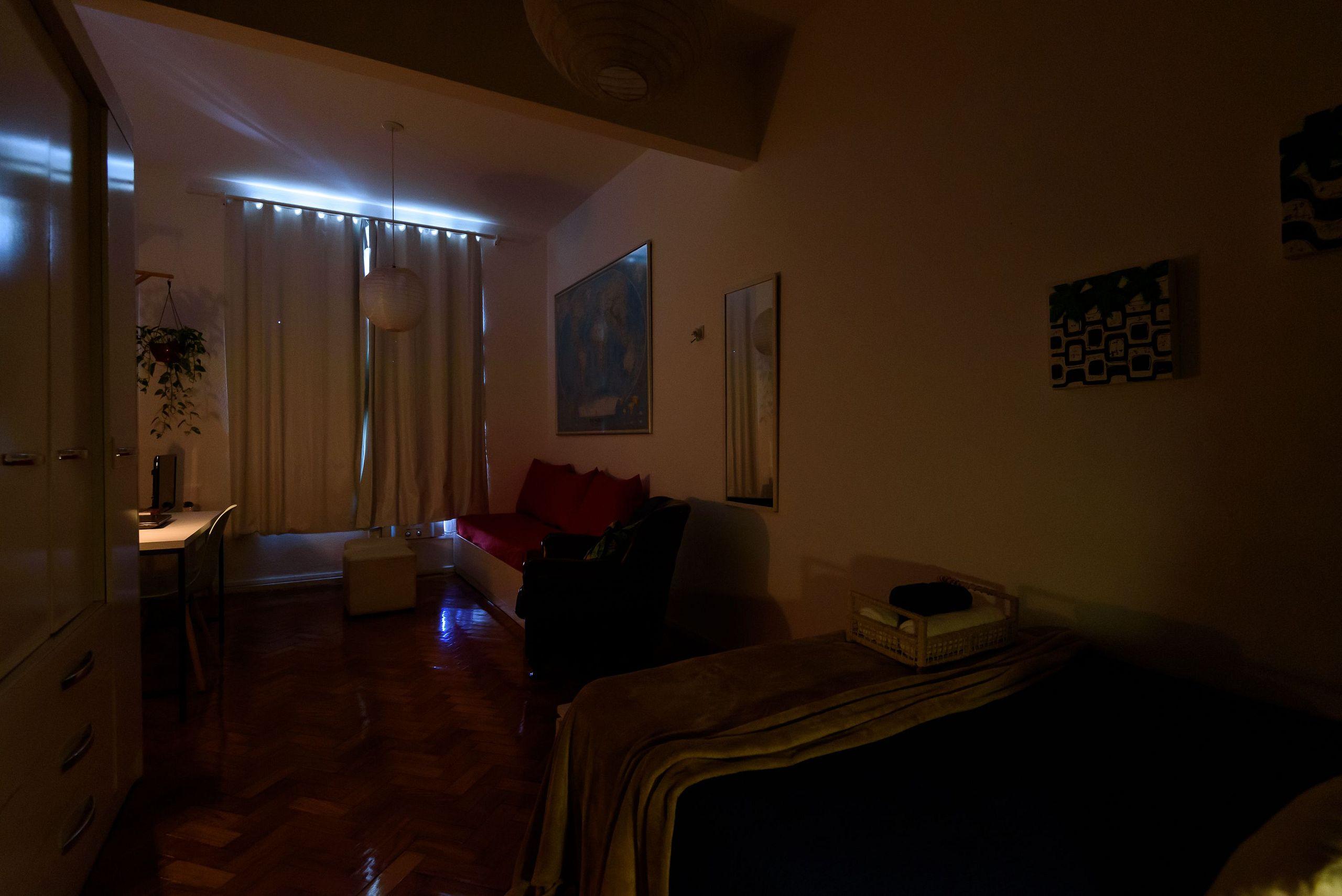 image-housing-carousel