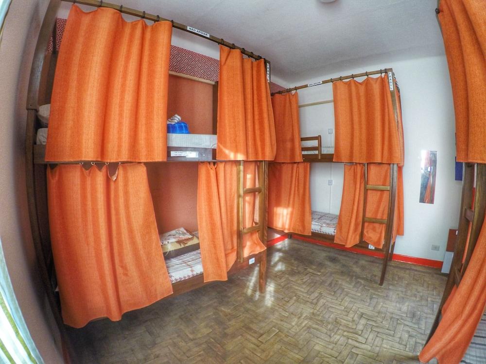 image-housing-carousel