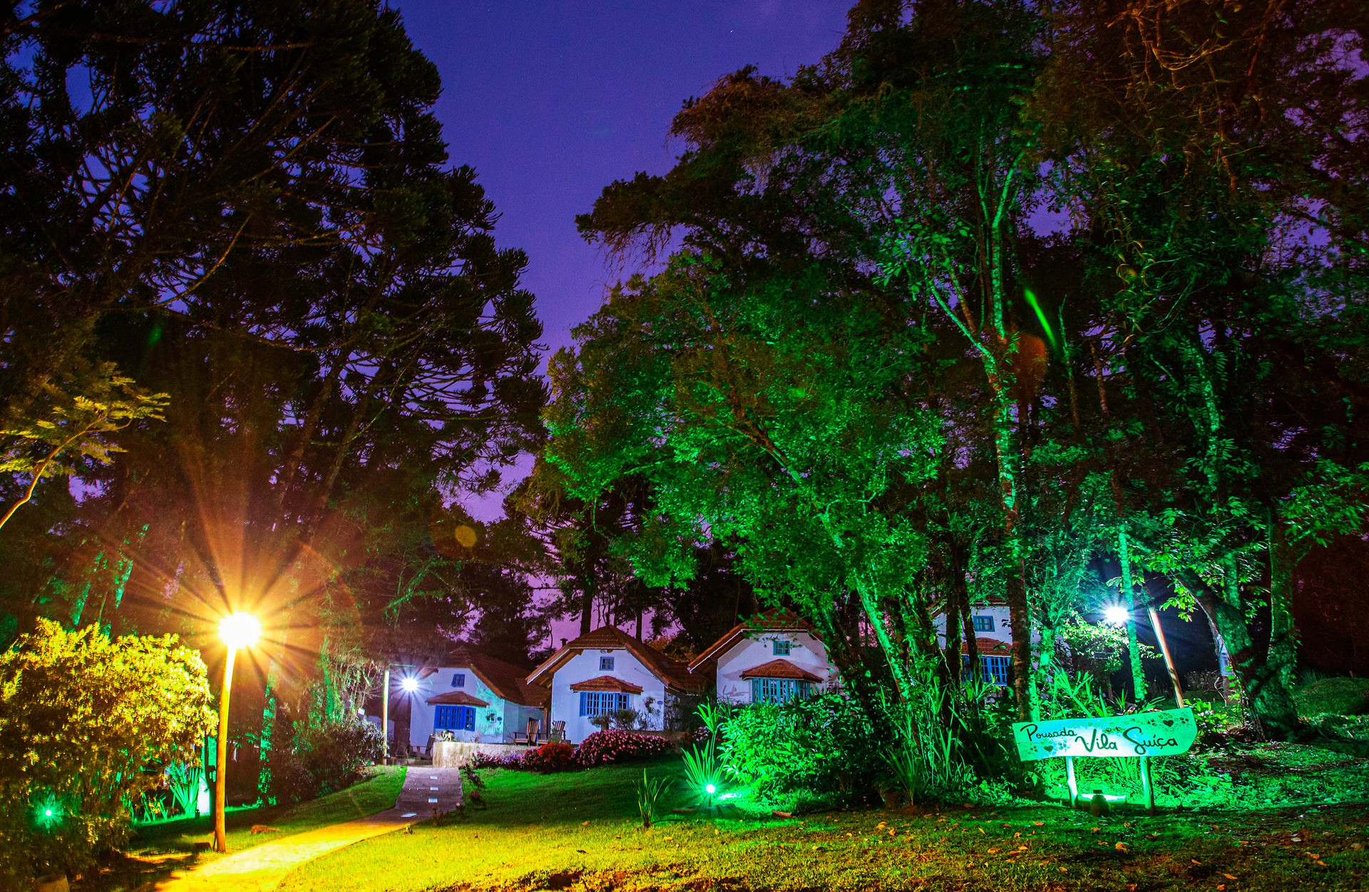 image-housing-carousel