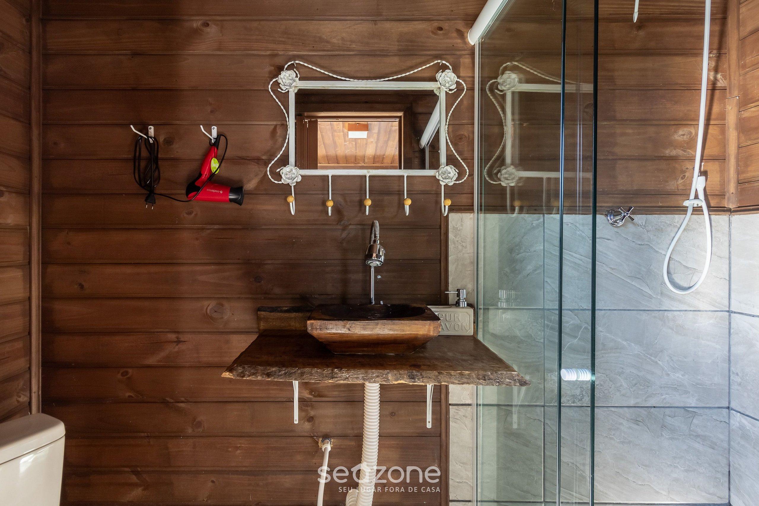 image-housing-carousel