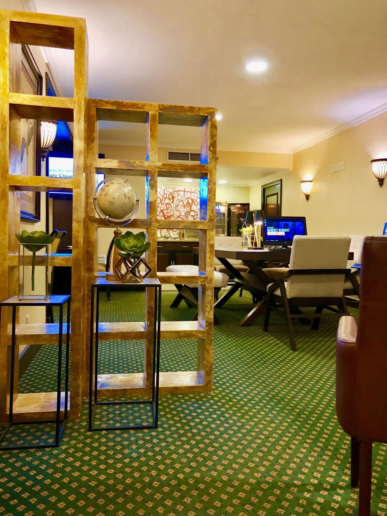 image-housing-carousel
