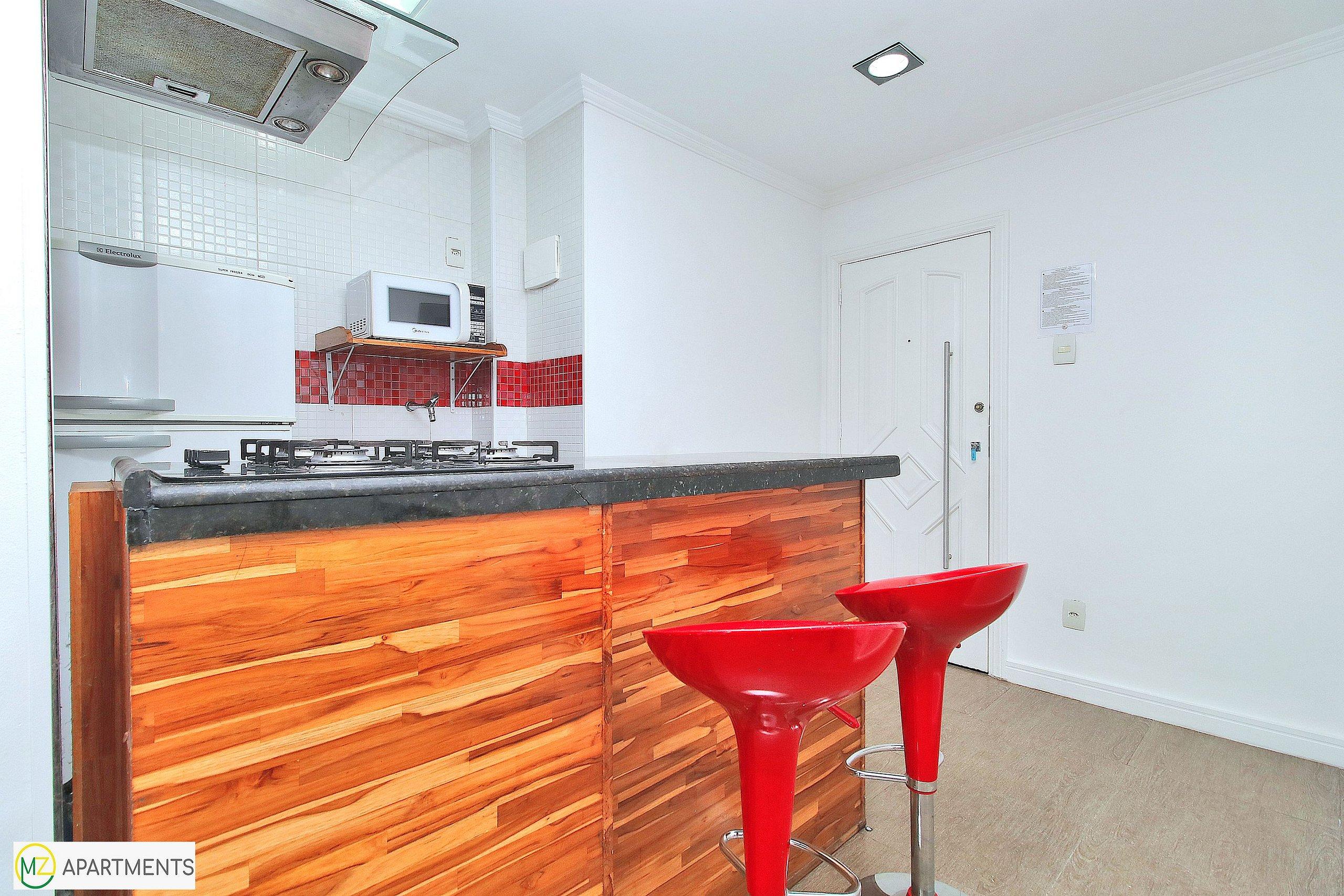 image-housing-carousel