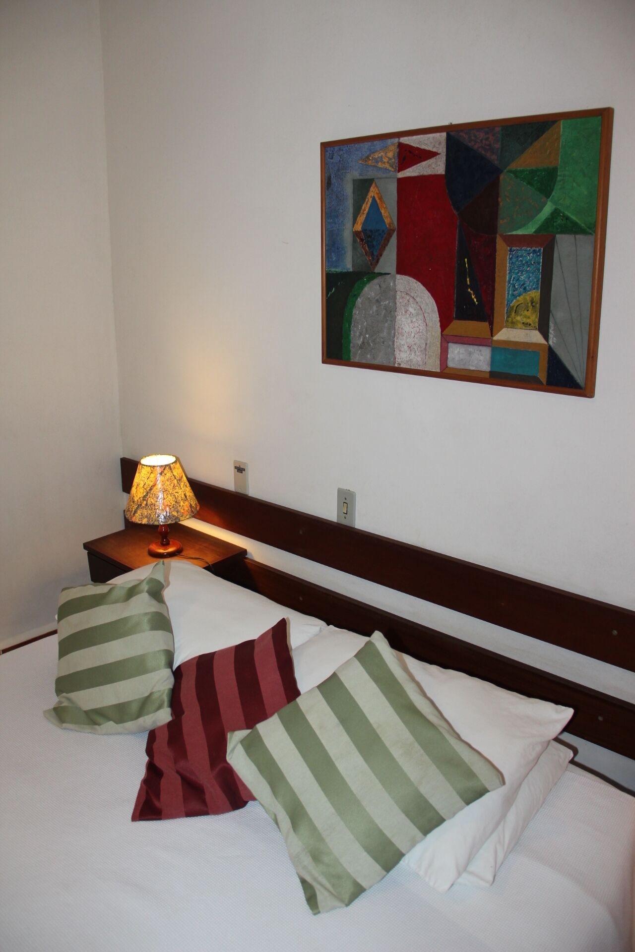 image-housing-carousel