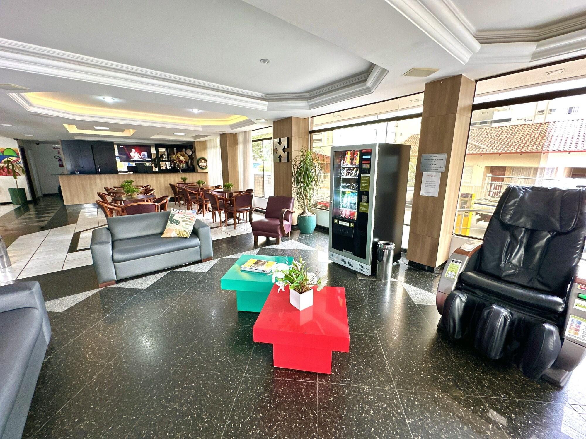 image-housing-carousel