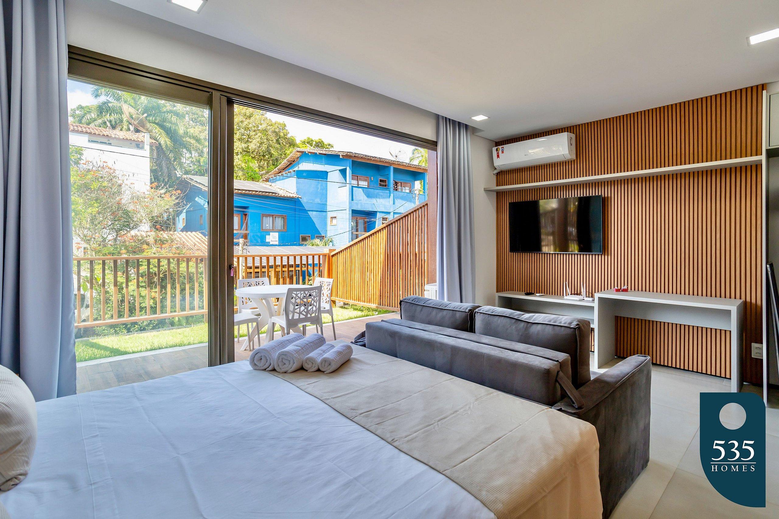 image-housing-carousel