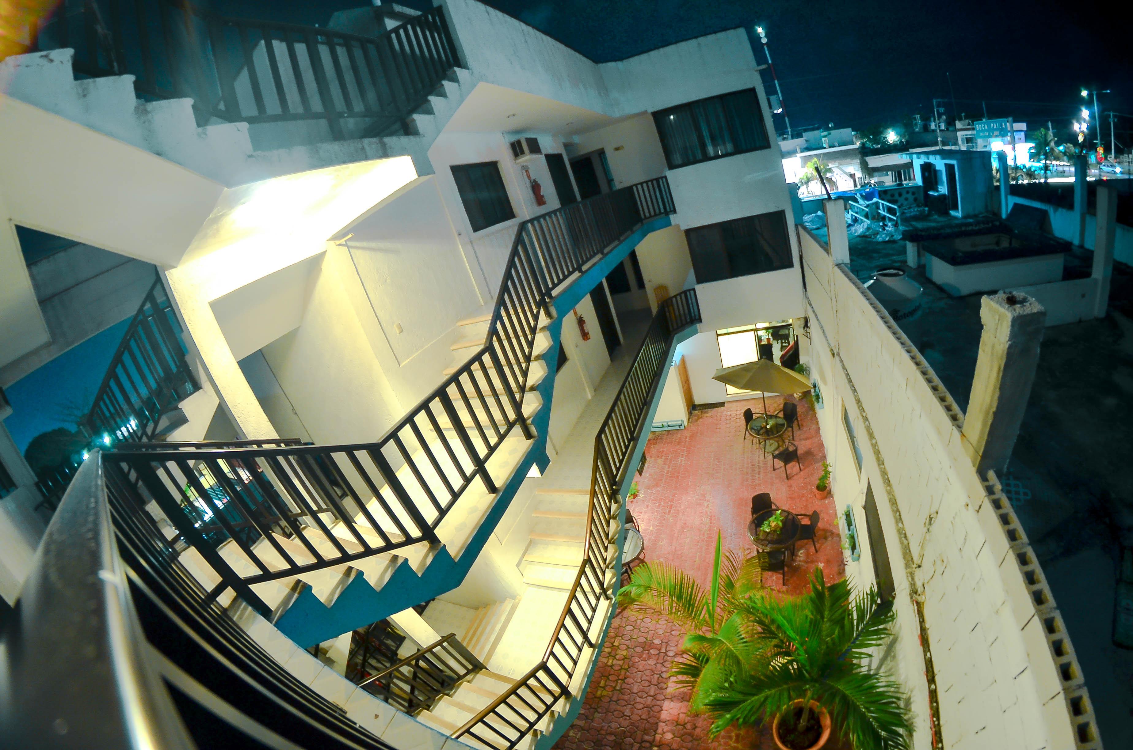 image-housing-carousel
