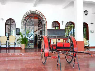 image-housing-carousel