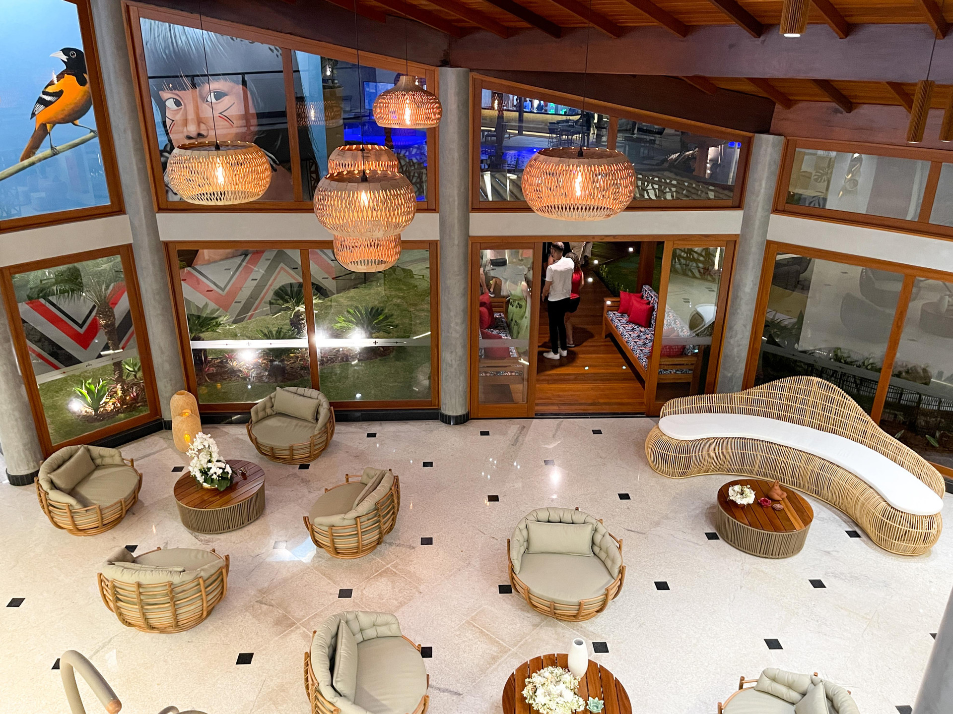 image-housing-carousel