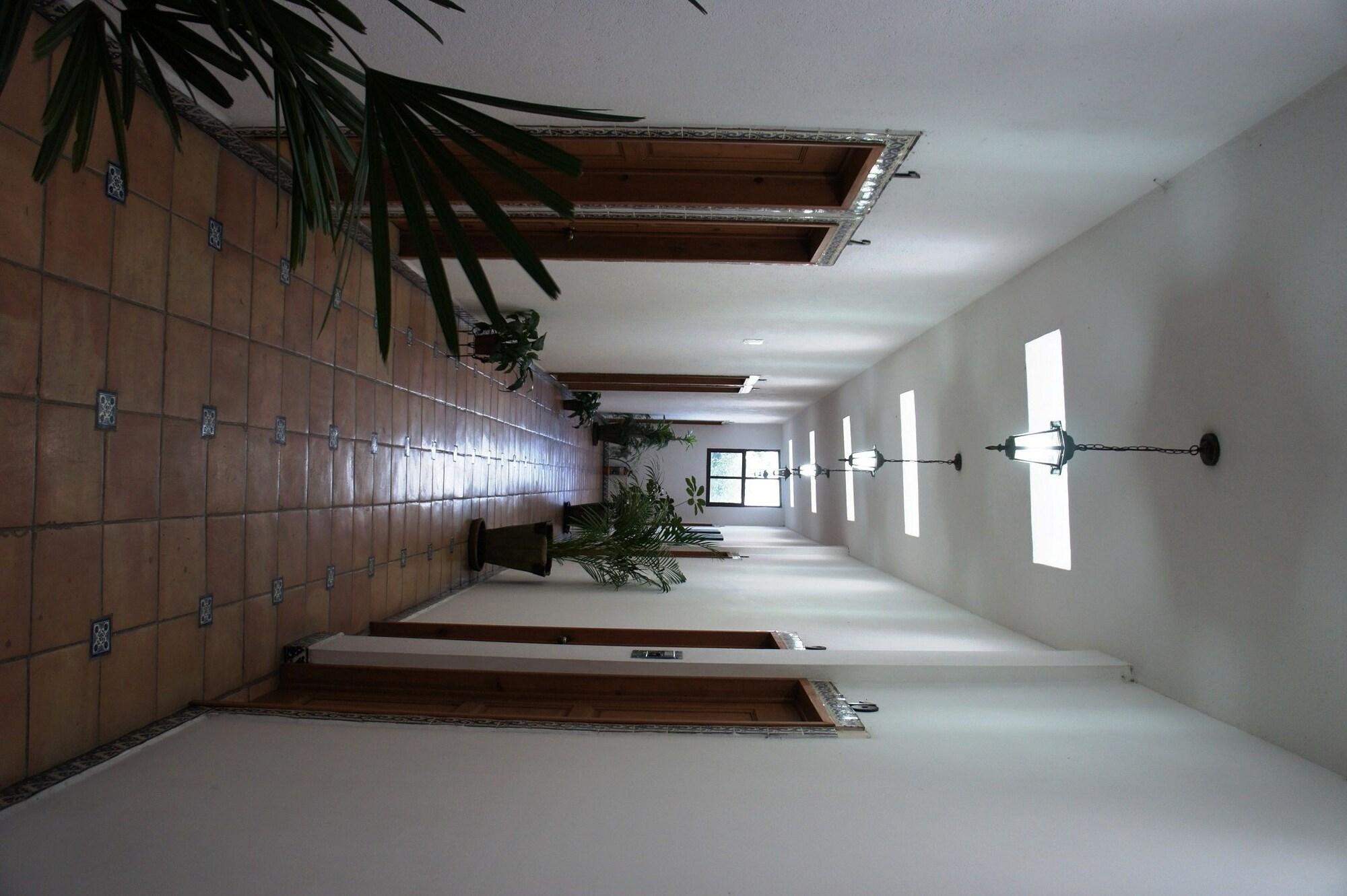 image-housing-carousel