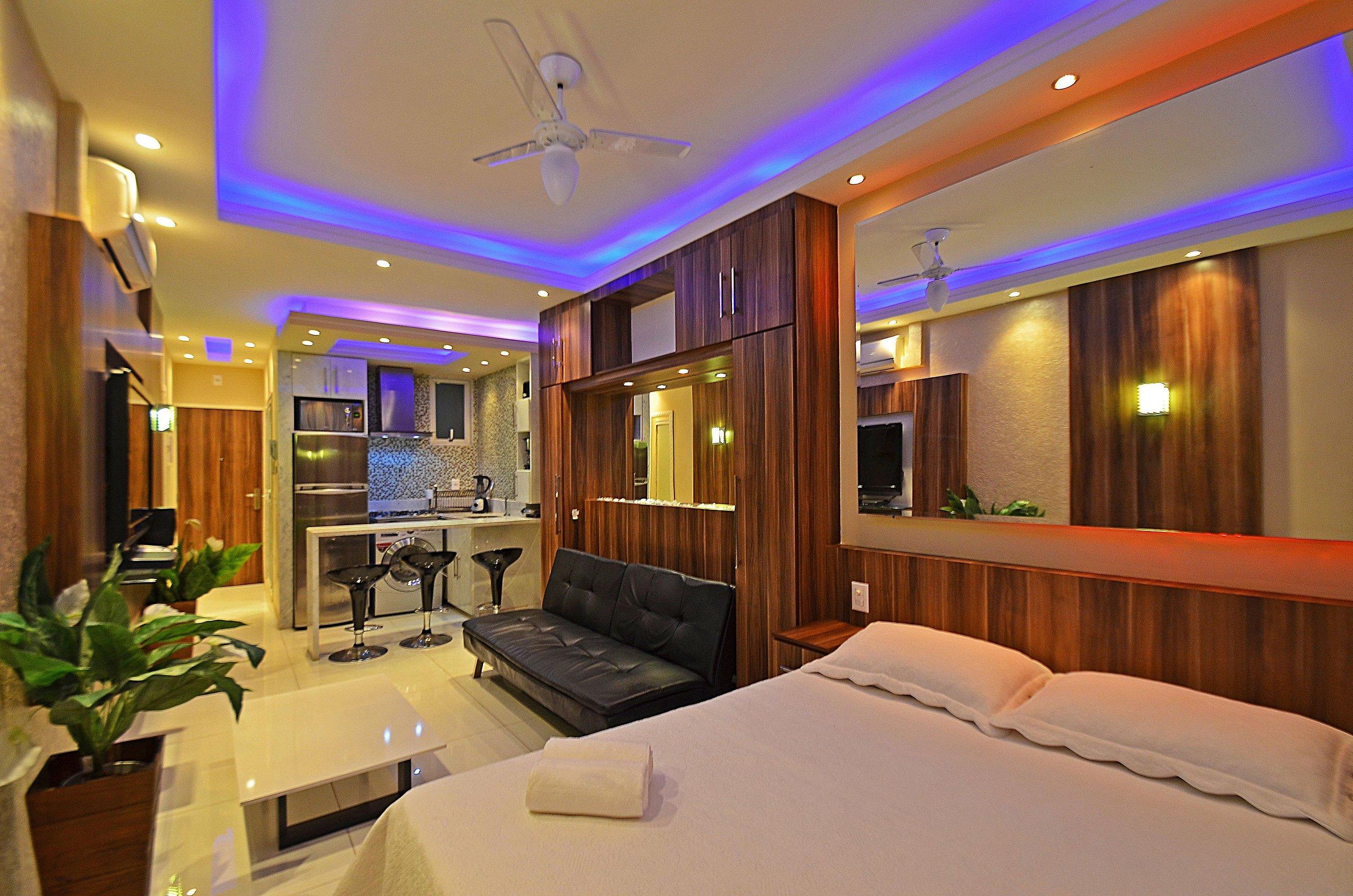 image-housing-carousel