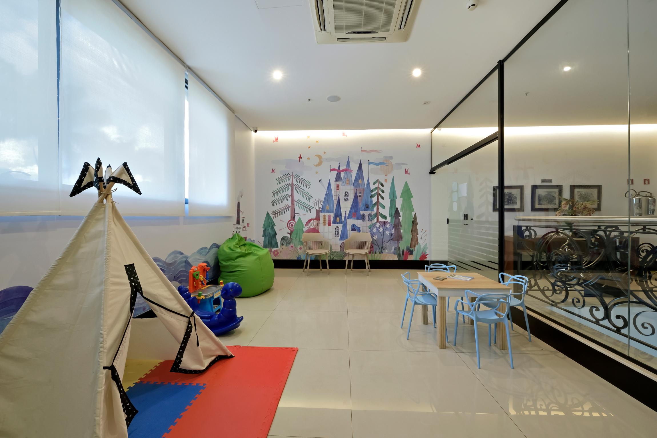 image-housing-carousel