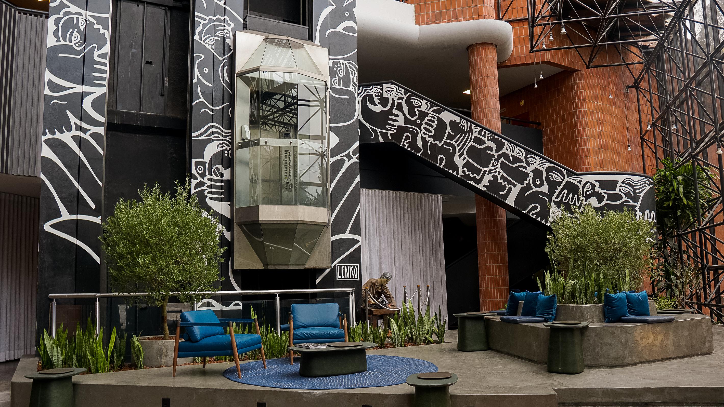 image-housing-carousel