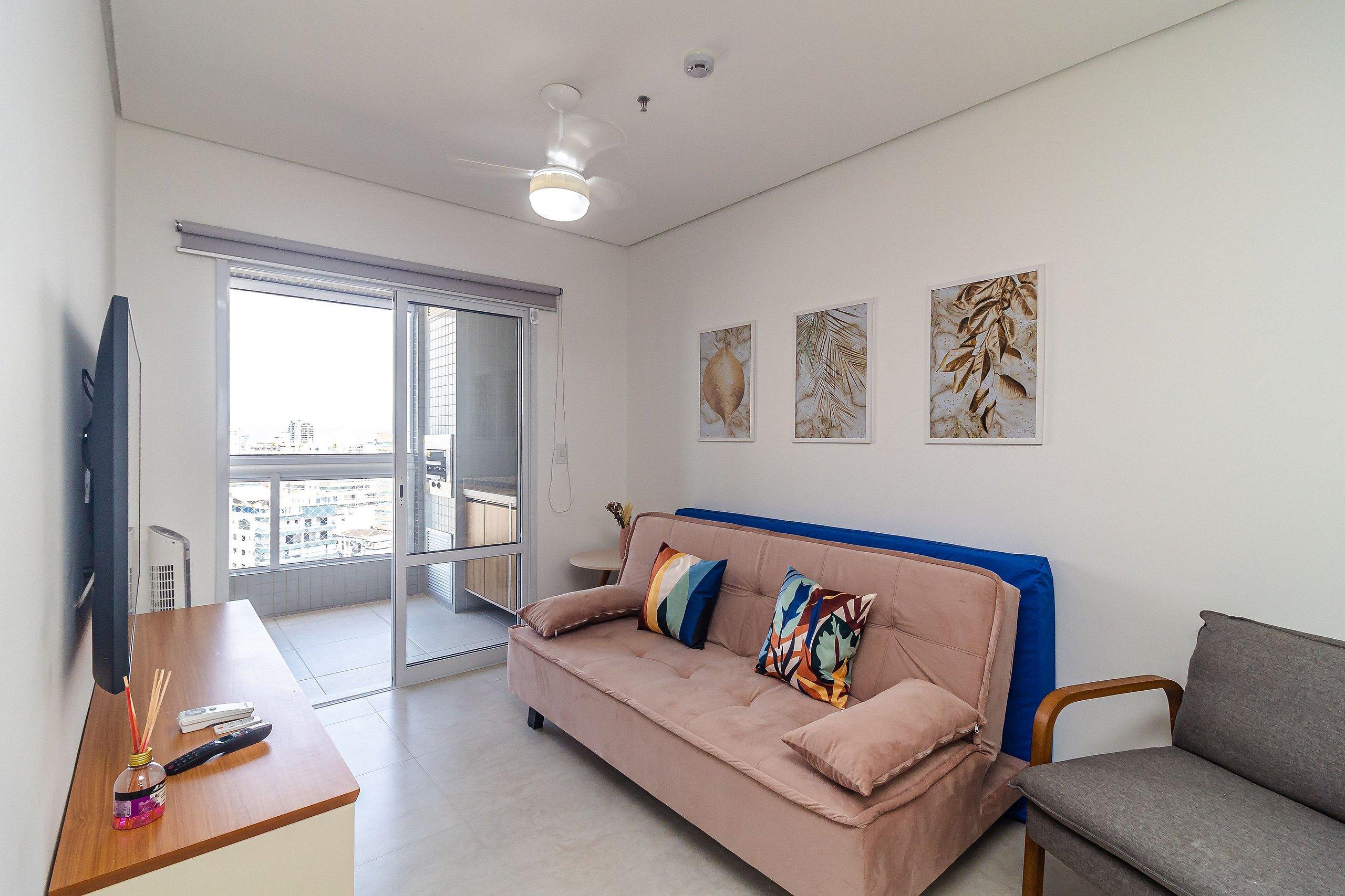 image-housing-carousel