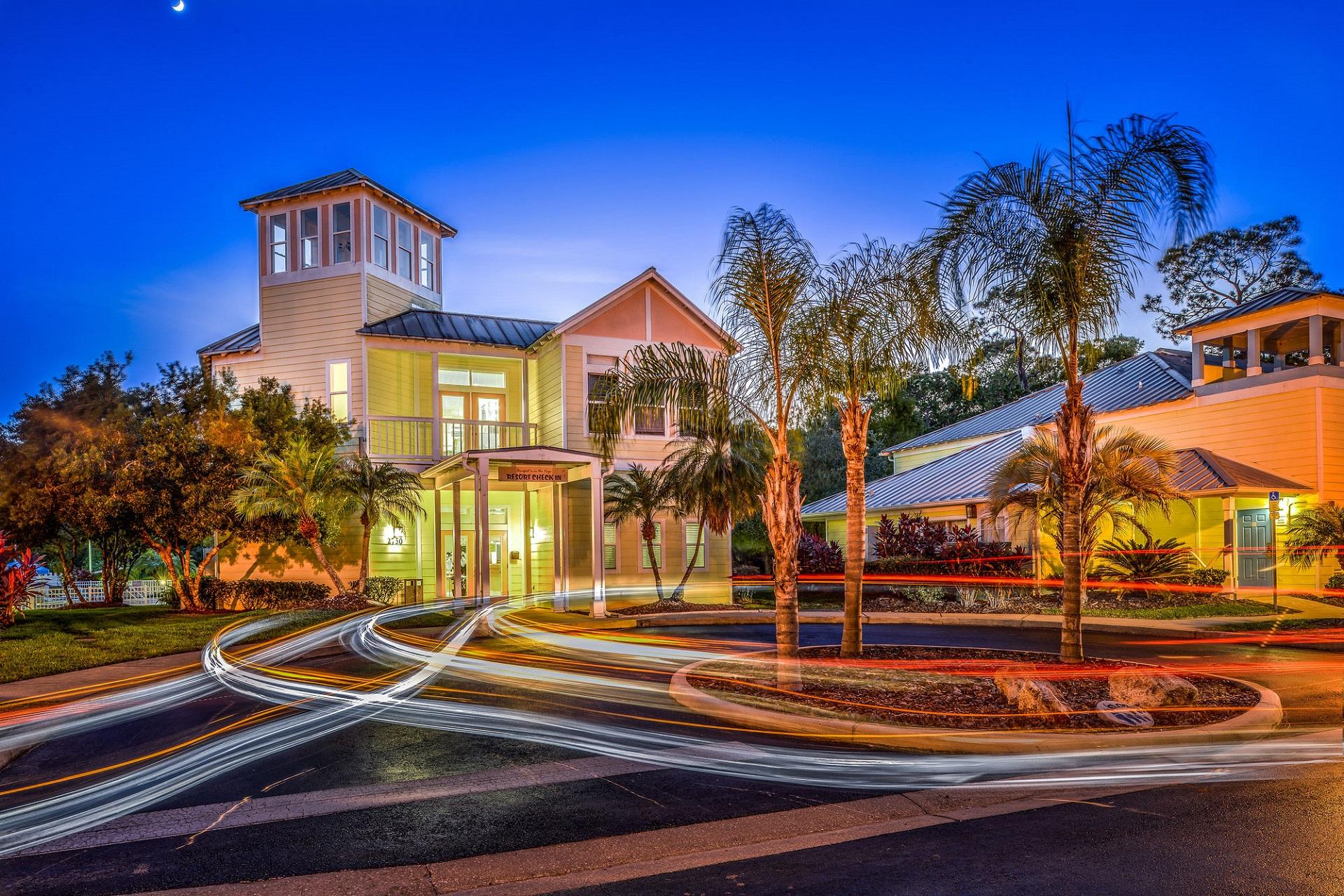 image-housing-carousel
