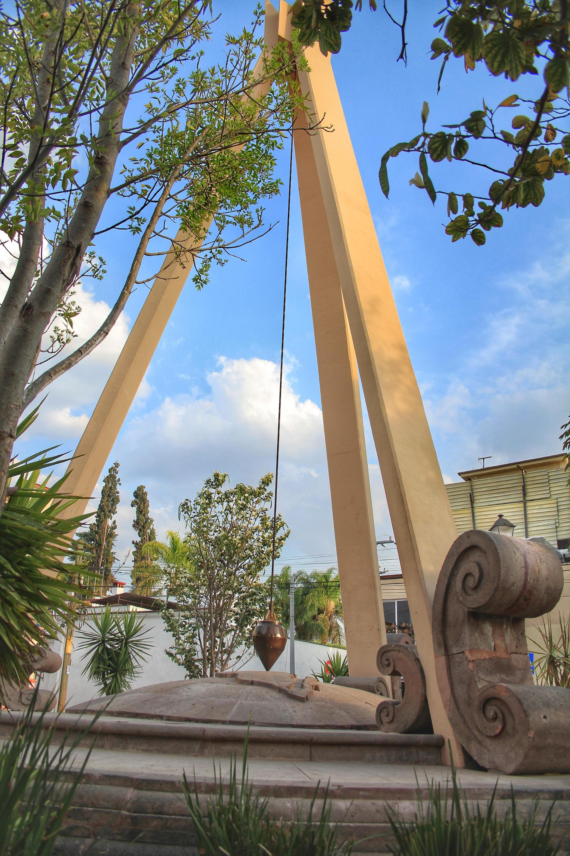 image-housing-carousel