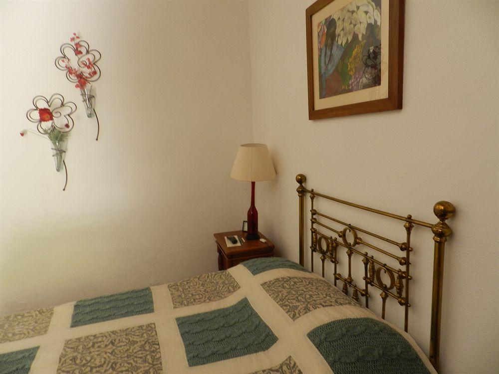 image-housing-carousel