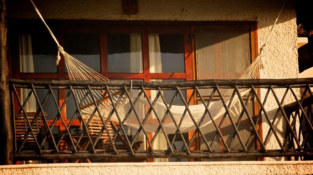 image-housing-carousel