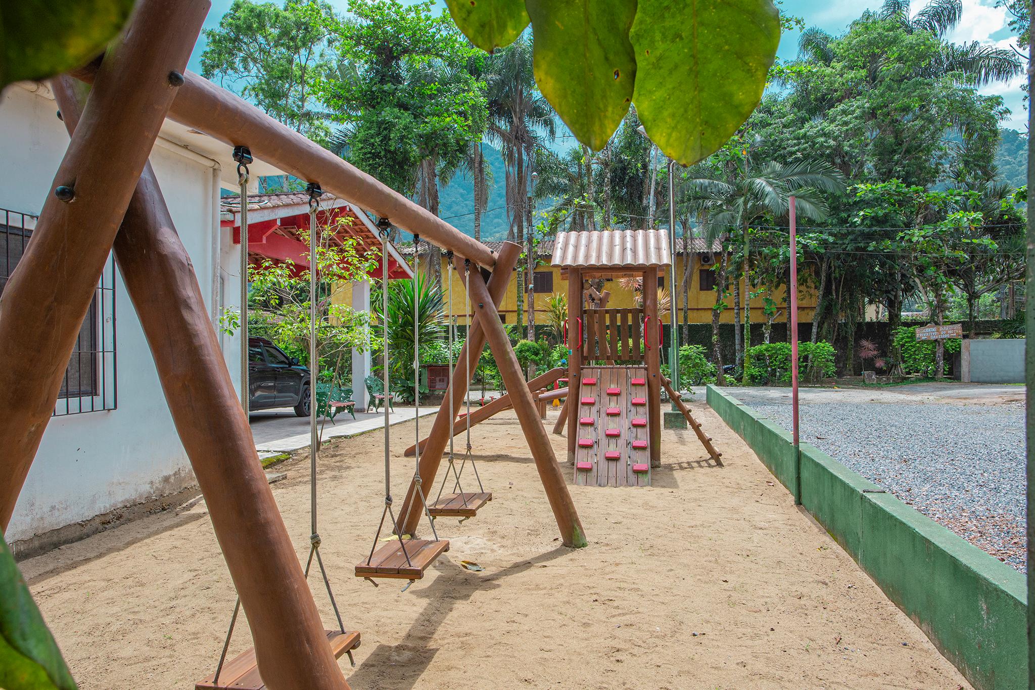 image-housing-carousel