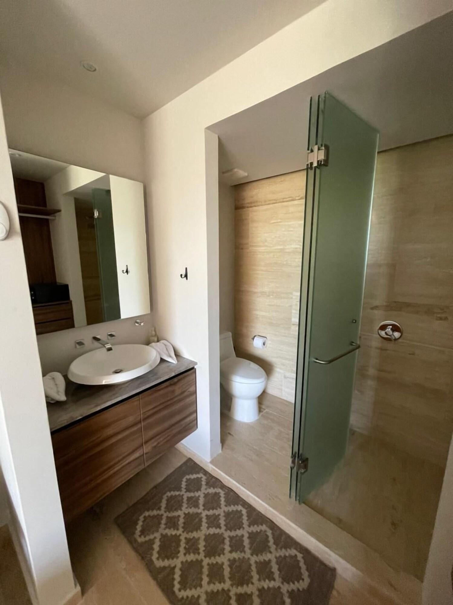 Estudio de lujo, 1 cama King size, balcón, vista al jardín