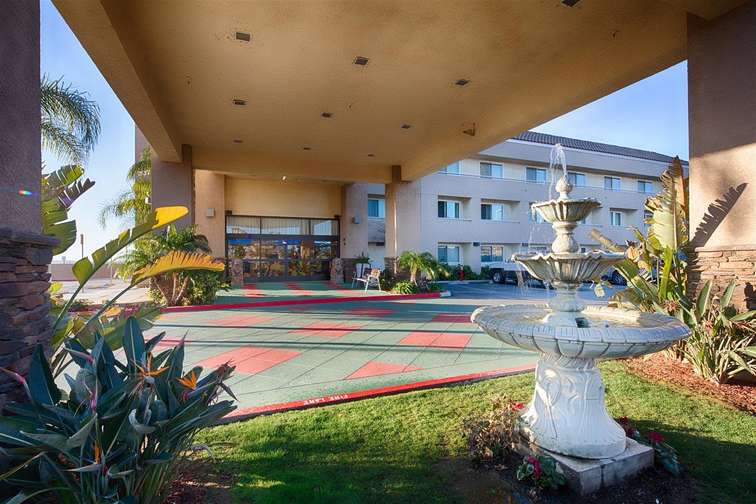 image-housing-carousel