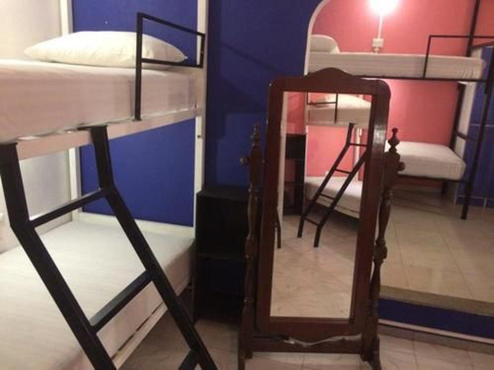 image-housing-carousel