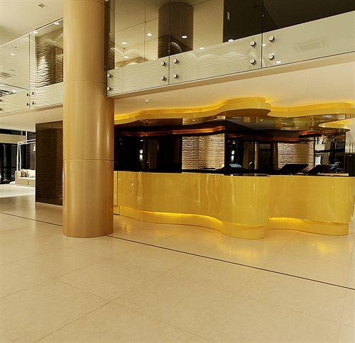 image-housing-carousel