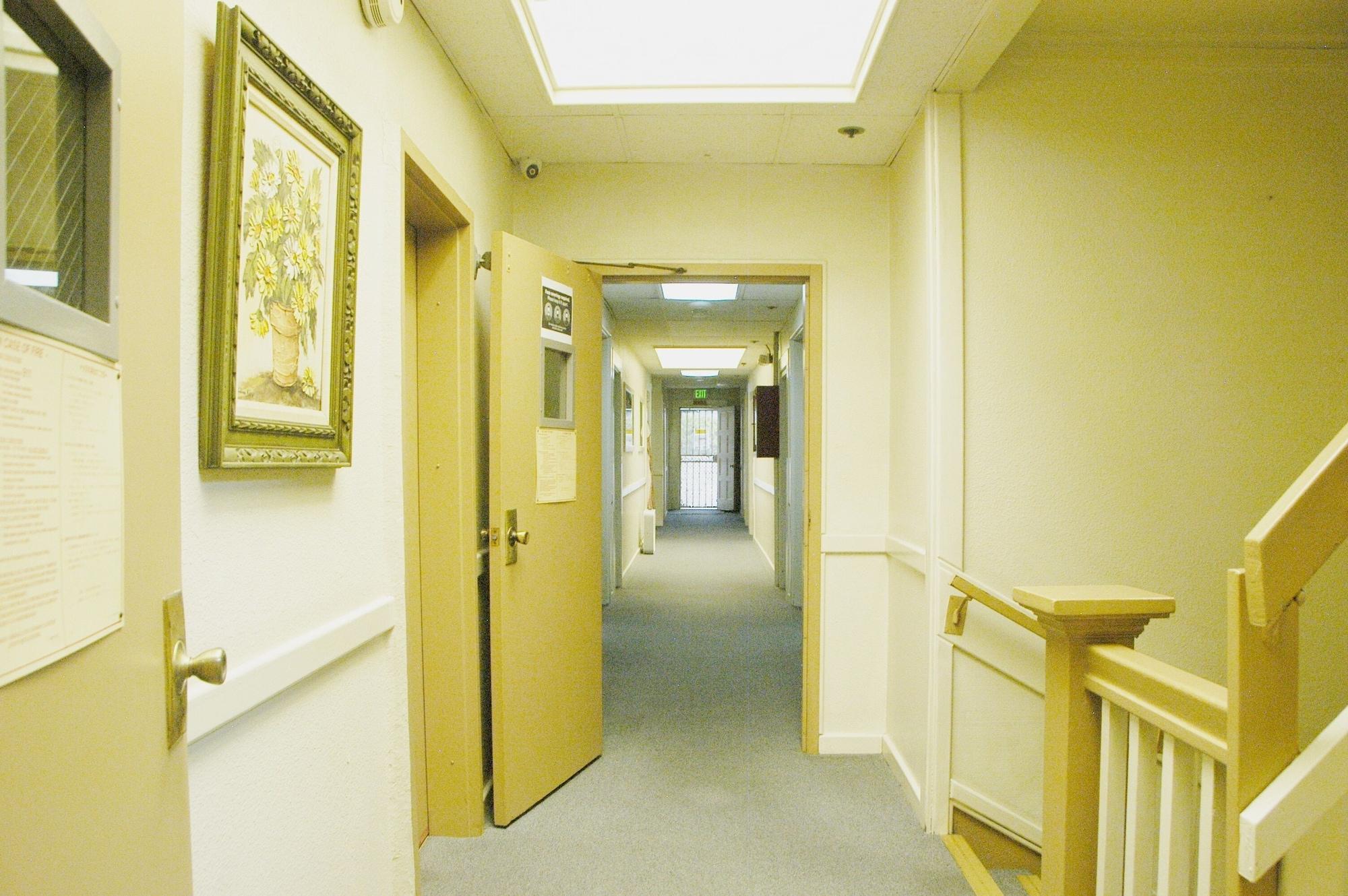 image-housing-carousel