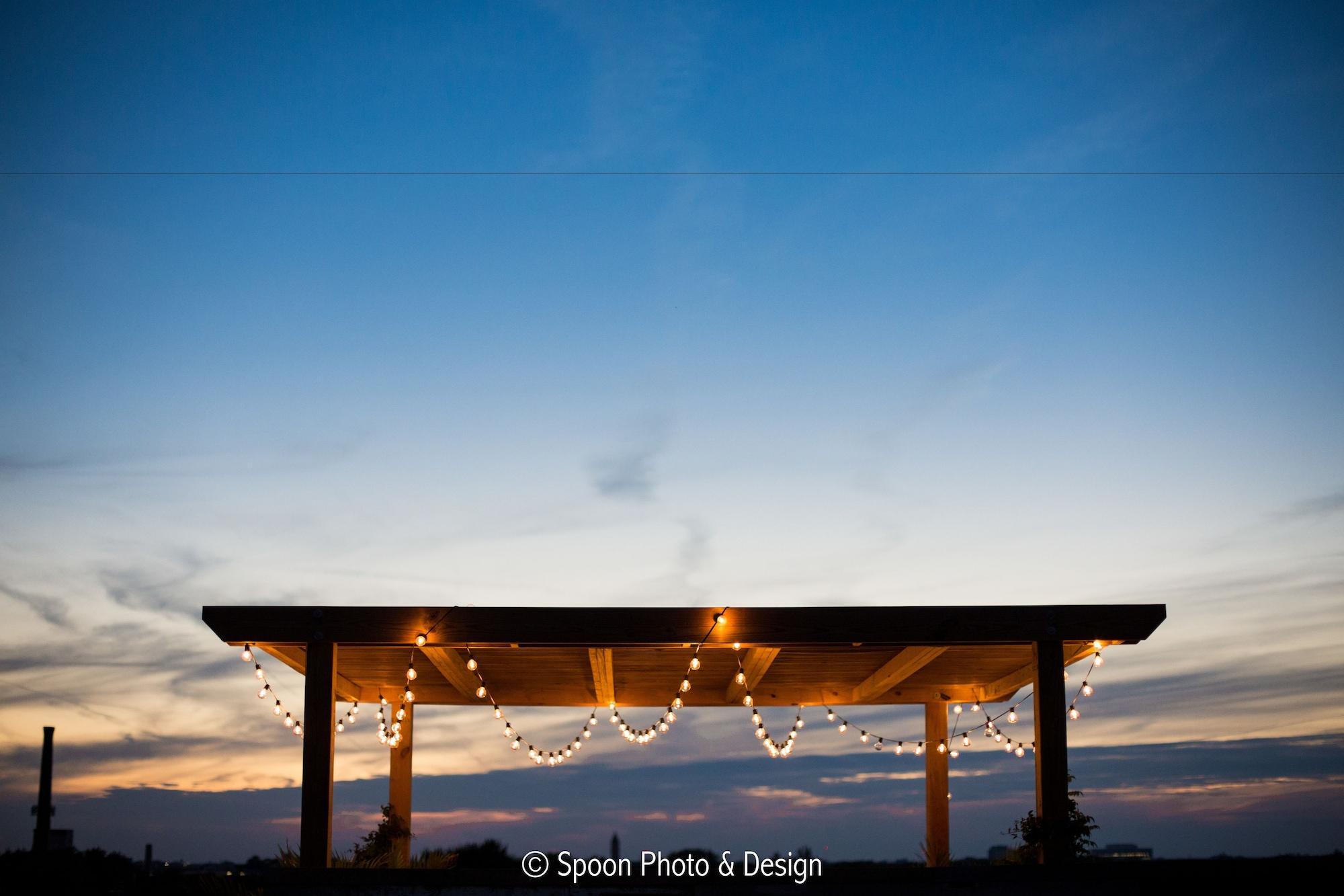 image-housing-carousel