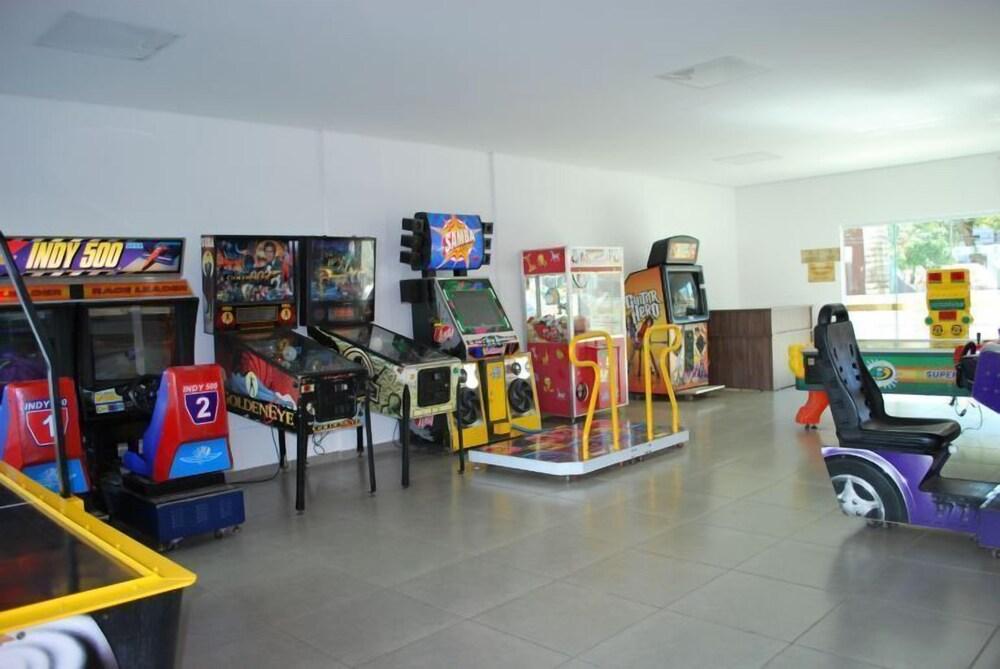 image-housing-carousel
