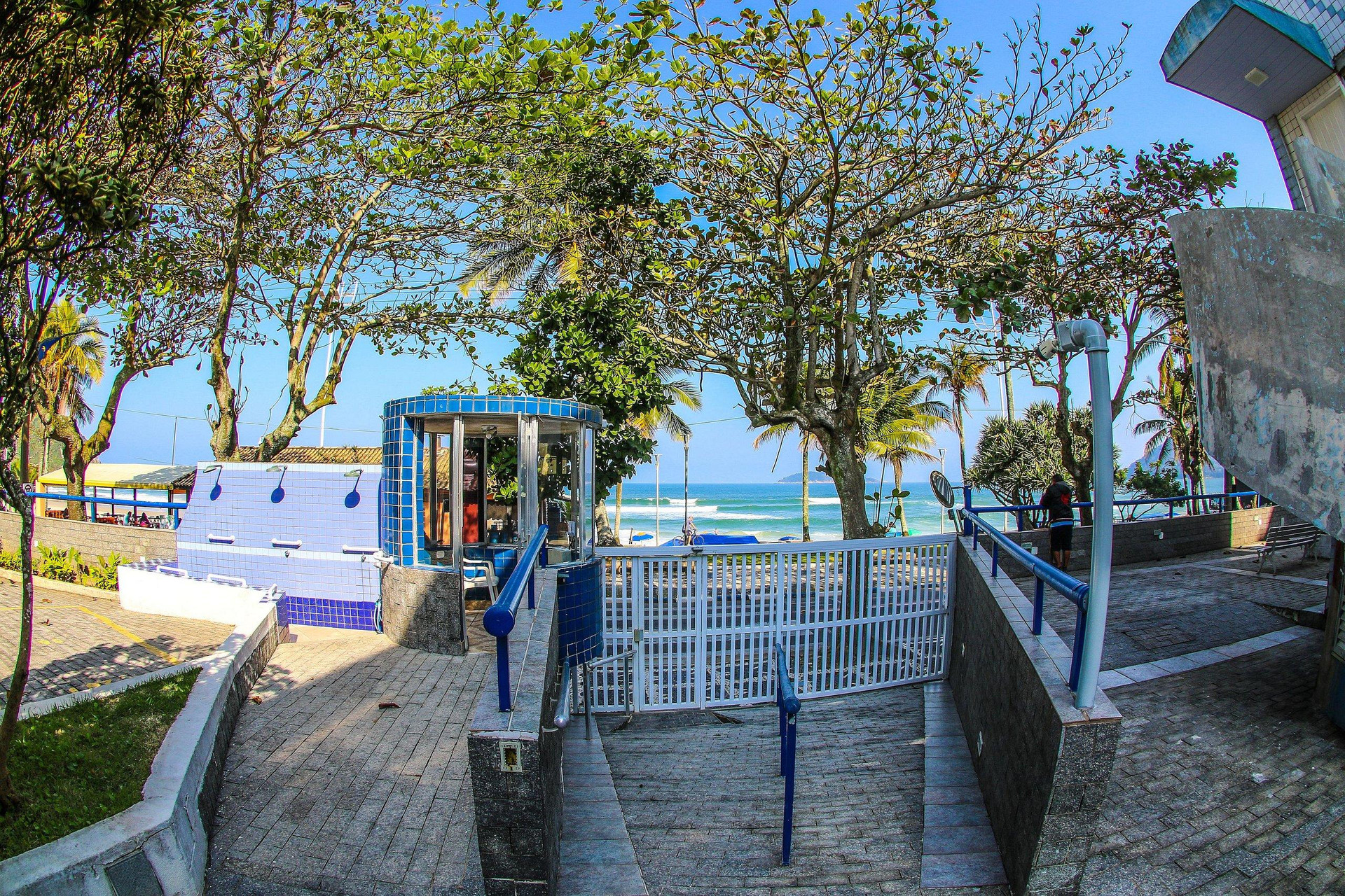 image-housing-carousel