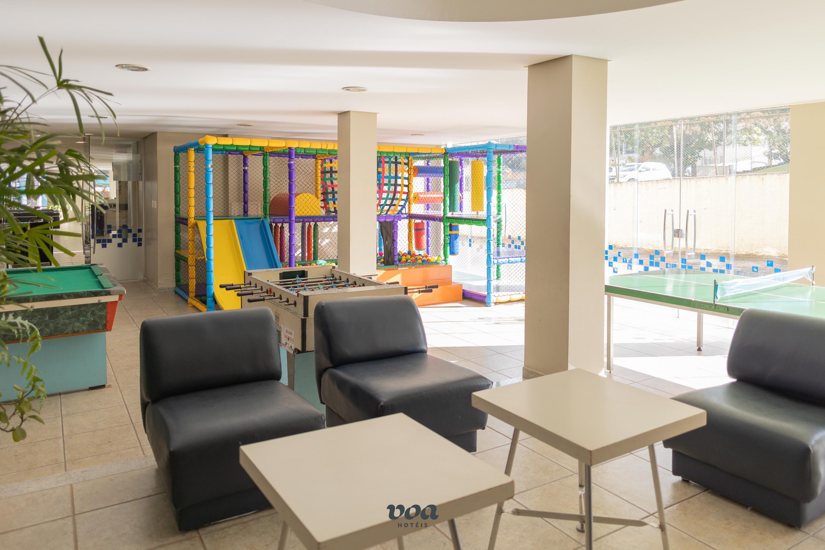 image-housing-carousel