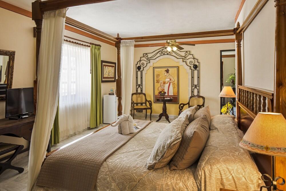 image-housing-carousel