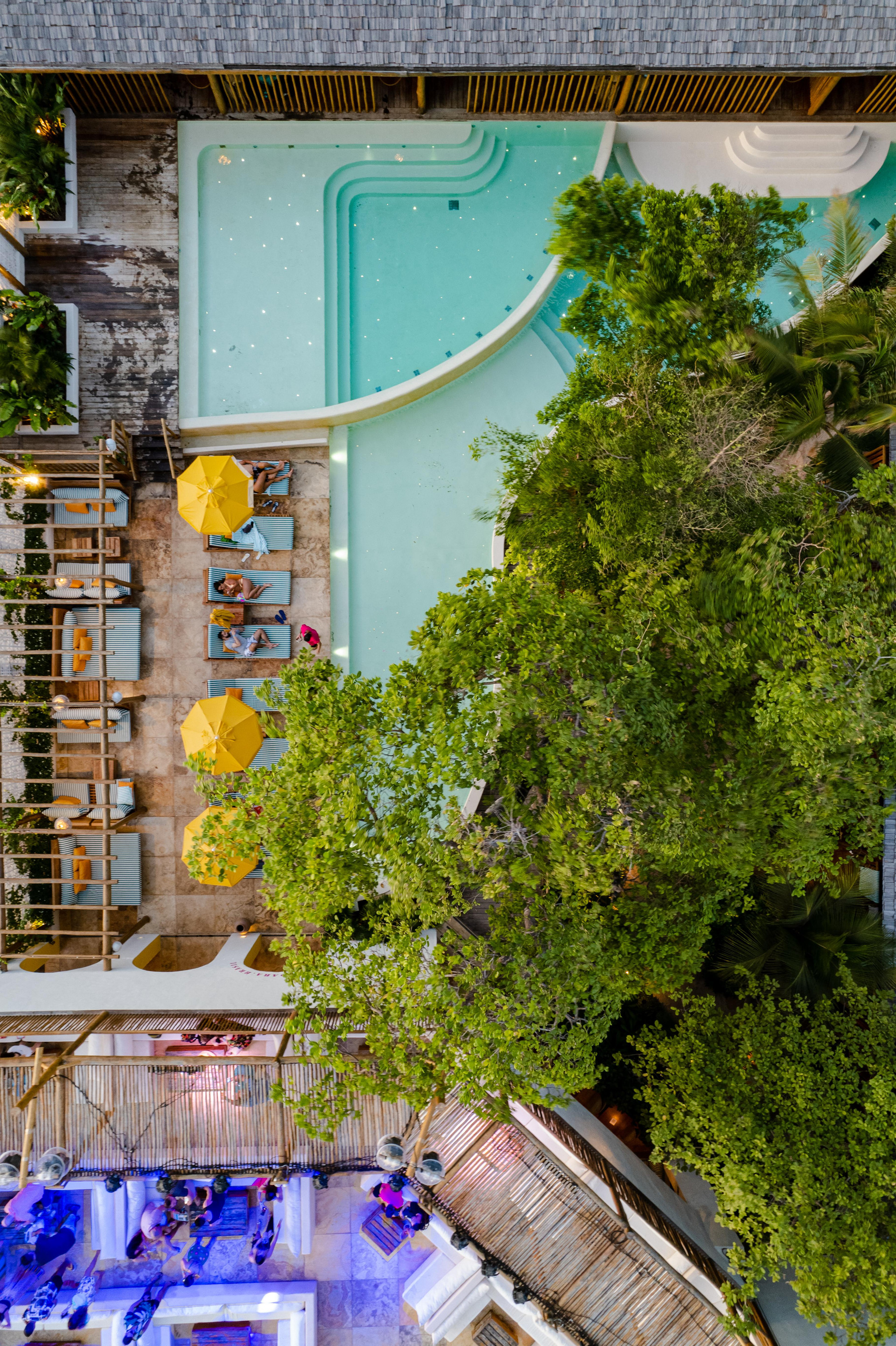 image-housing-carousel
